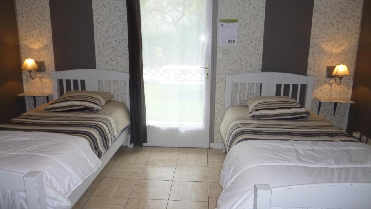 Les Garennes Bed & Breakfast Favieres  Exterior photo